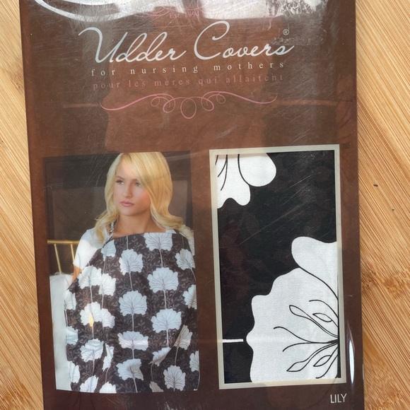 Udder Cover - Lily design NWT - Picture 2 of 4